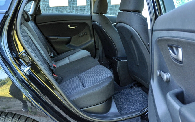 Hyundai I30 cena 29900 przebieg: 161000, rok produkcji 2012 z Wojkowice małe 67